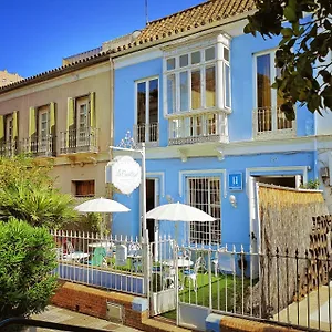 La Casa Azul + Bed & Breakfast